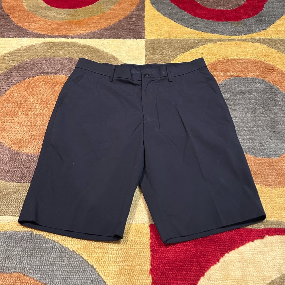 Uniqlo Men’s Black Trouser Shorts 9” Inseam Size Small